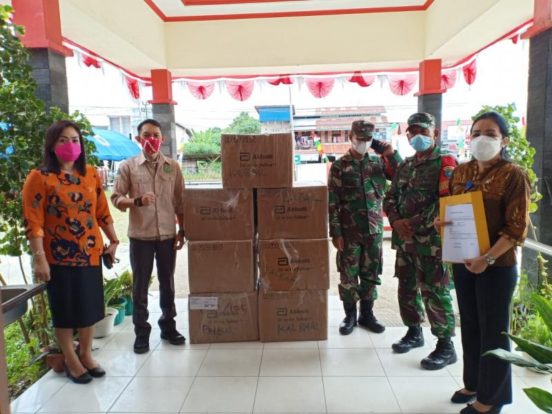 DINAS KESEHATAN KABUPATEN LANDAK MENERIMA BANTUAN ANTIGEN DARI KODIM 1201 MEMPAWAH